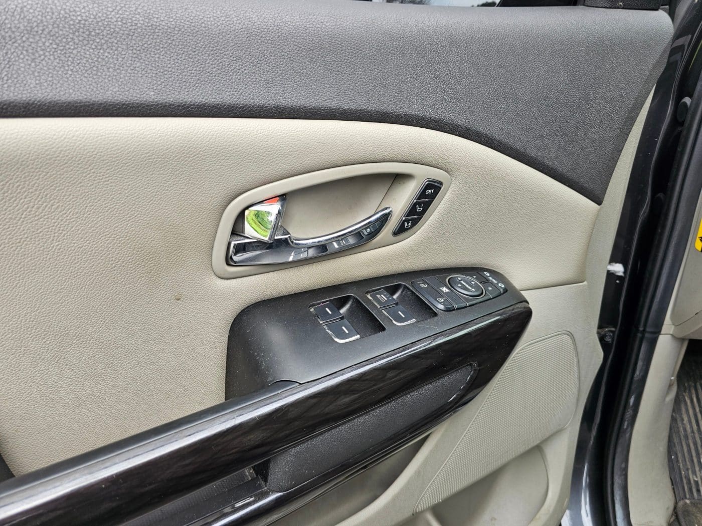 2016 Kia All New Carnival Diesel Limousine (S/N: 092376) 35