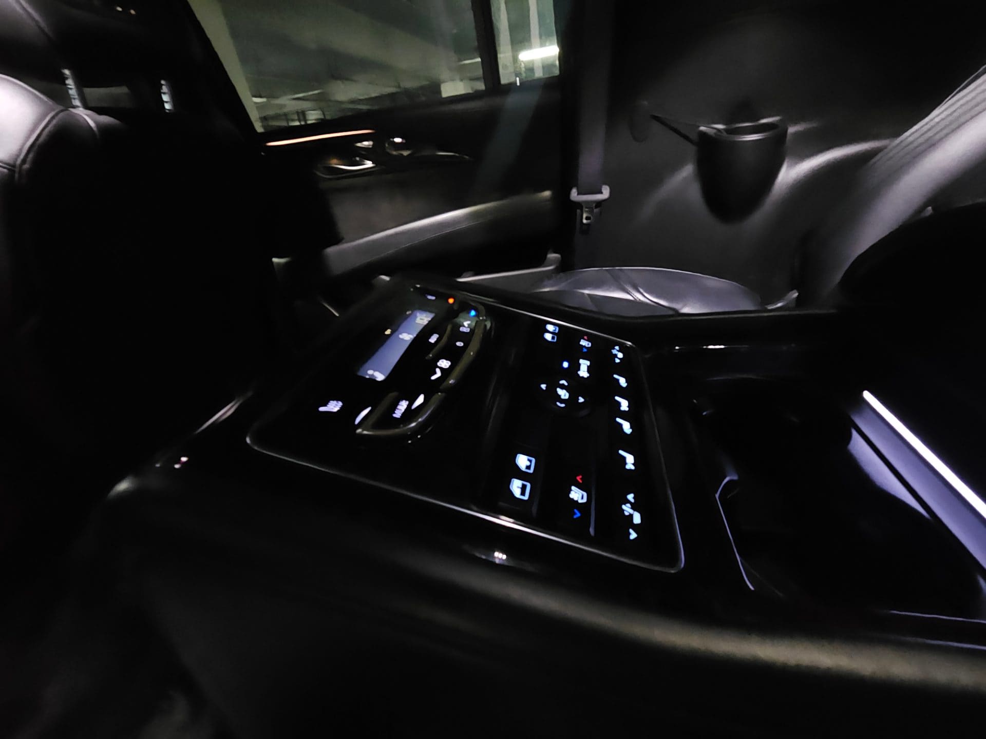 2017 Cadillac Escalade 6.2 V8 ESV (S/N: 120954) 28