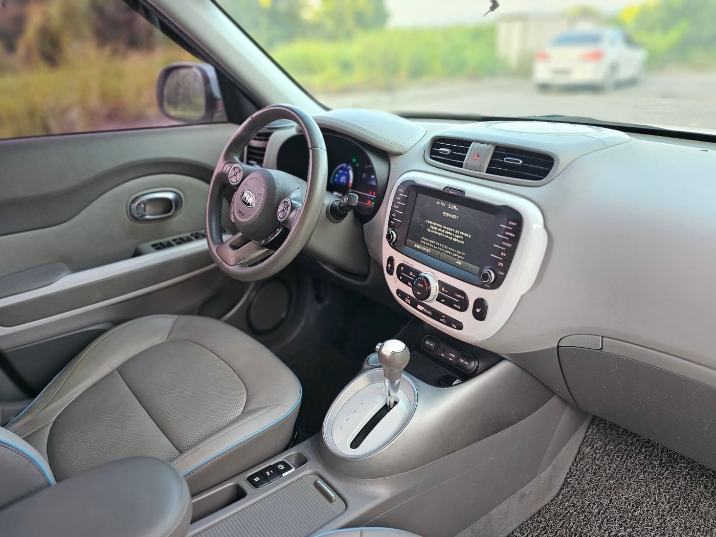 2017 Kia Soul EV (S/N: 021870) 46