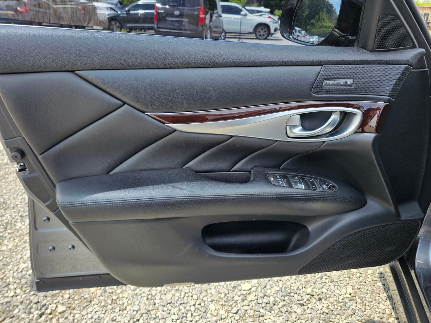 2016 Infiniti Q70 3.7 (S/N: 580157) 34