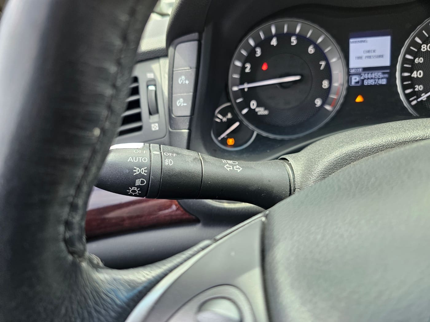 2016 Infiniti Q70 3.7 (S/N: 580157) 39