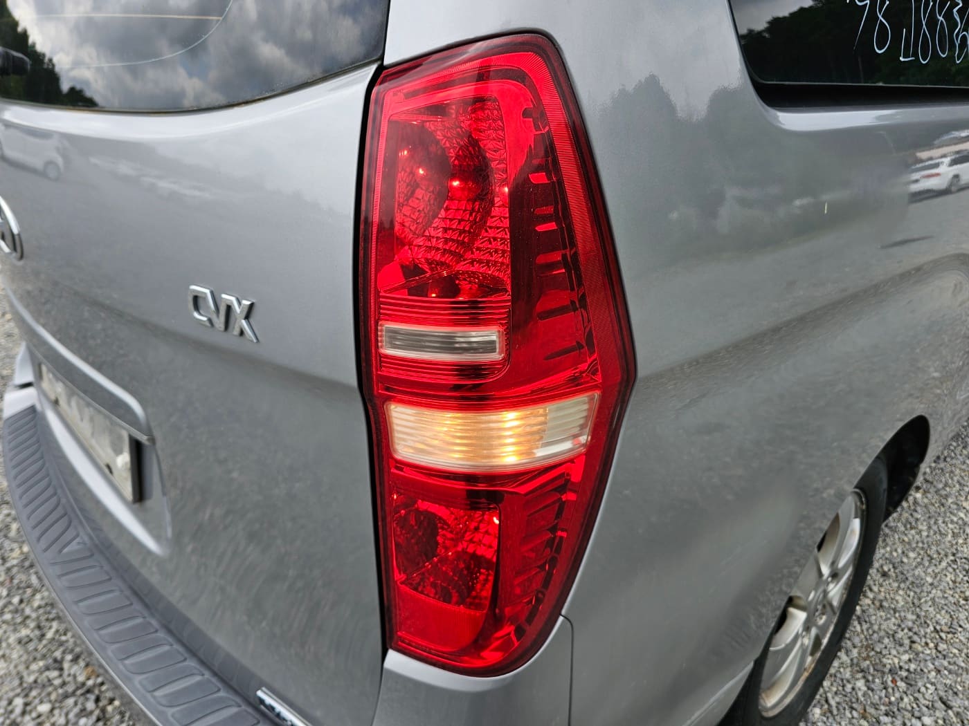 2011 Hyundai Grand Starex 12seats CVX (S/N: 367941) 12