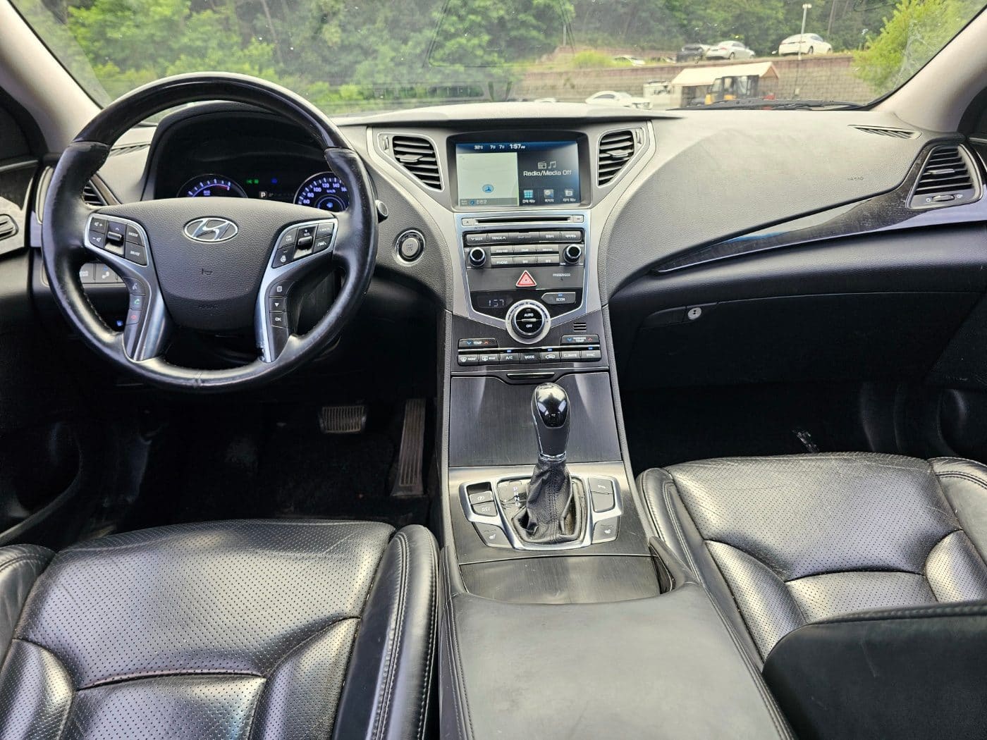 2016 Hyundai Grandeur HG Hybrid (S/N: 023743) 32