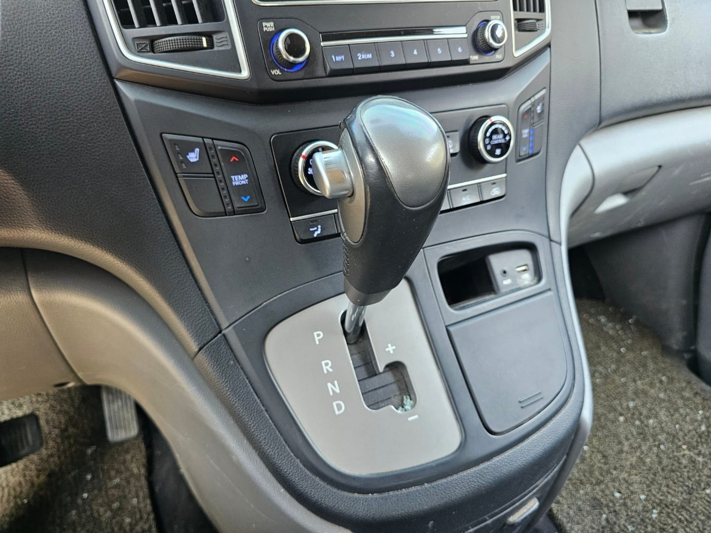 2018 Hyundai The New Grand Starex 2WD (S/N: 989672) 37