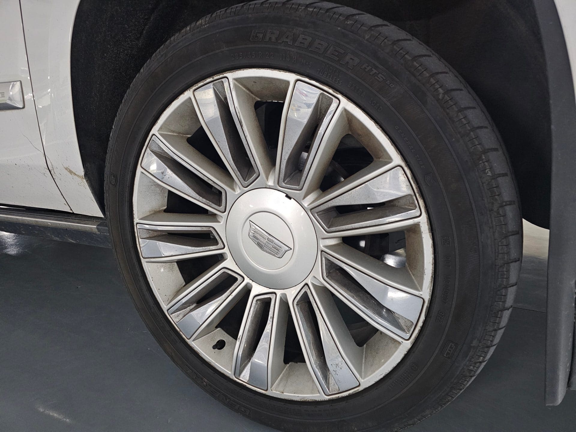 2017 Cadillac Escalade 6.2 V8 ESV (S/N: 120954) 14