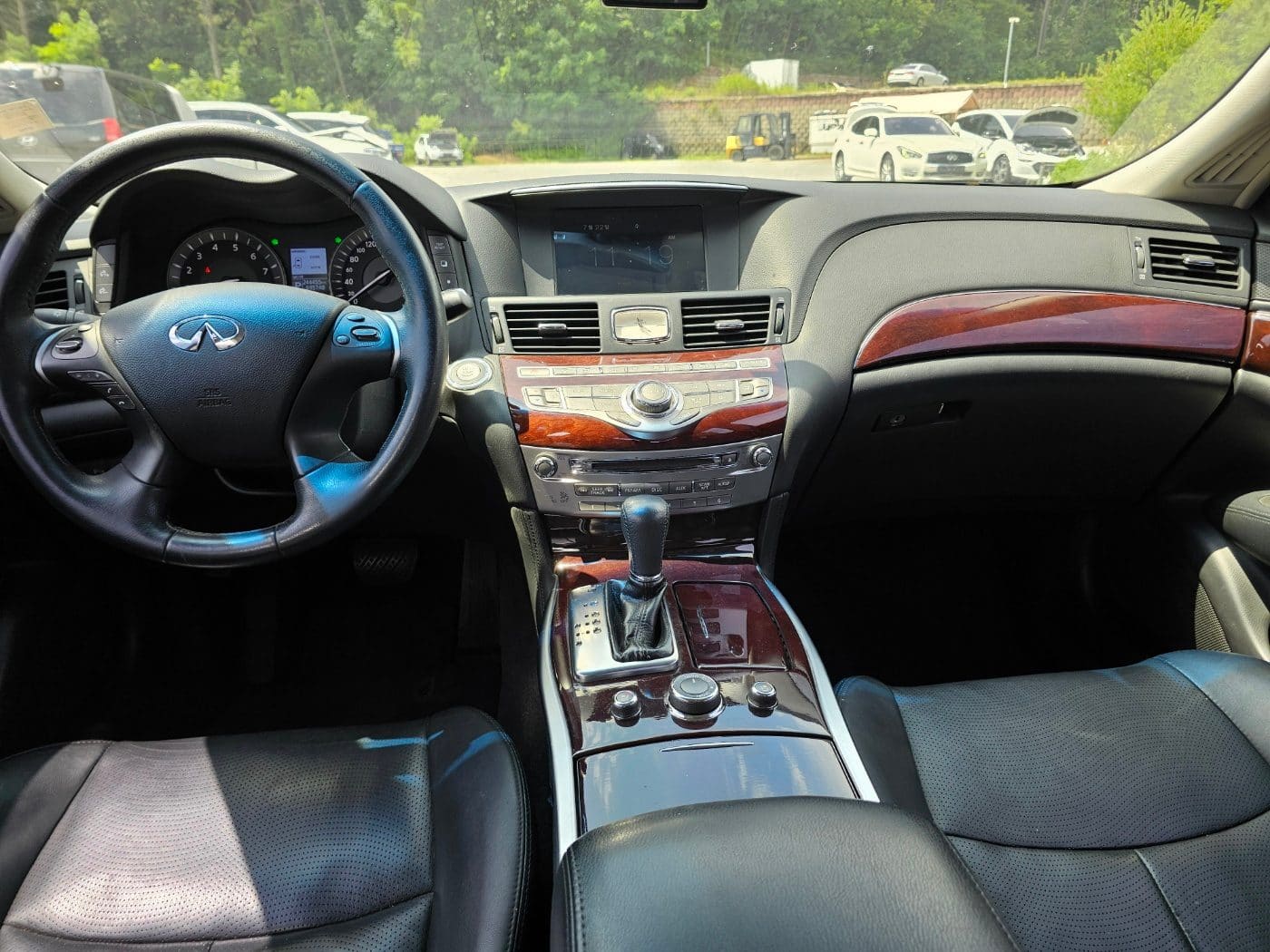 2016 Infiniti Q70 3.7 (S/N: 580157) 33