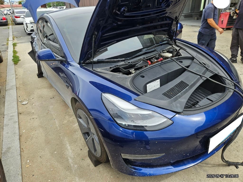 2022 Tesla Model 3 RWD (303213) pre-producted 3