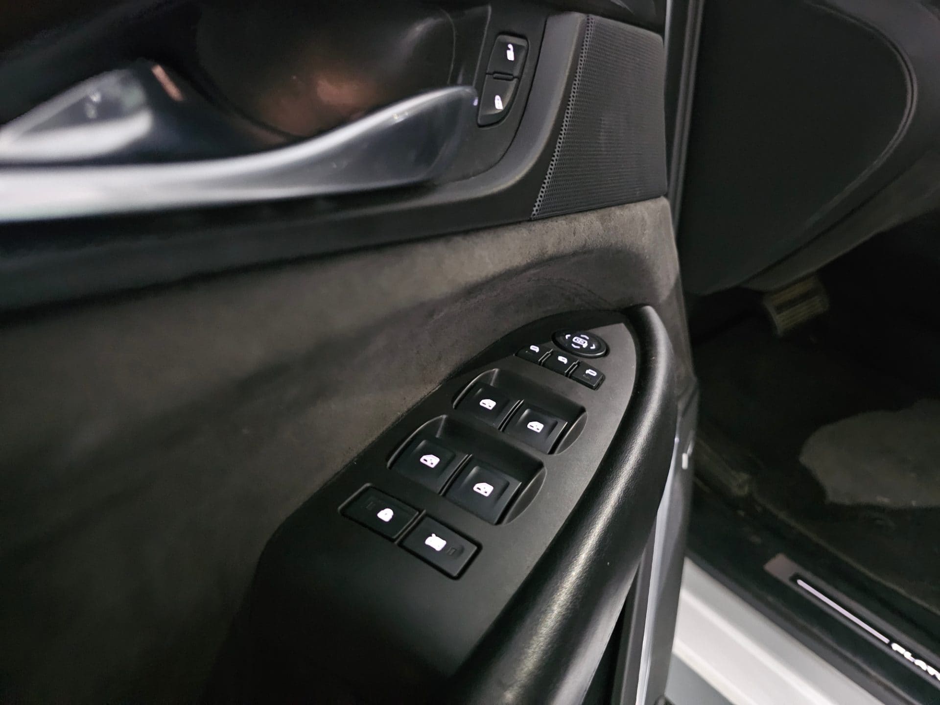 2017 Cadillac Escalade 6.2 V8 ESV (S/N: 120954) 30