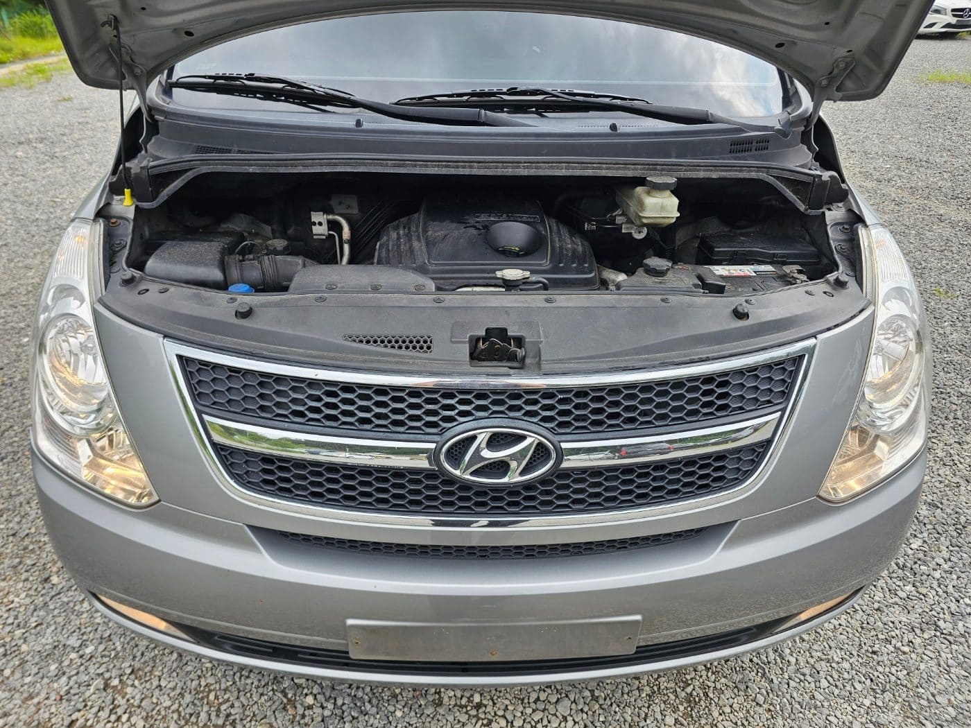 2011 Hyundai Grand Starex 12seats CVX (S/N: 367941) 23