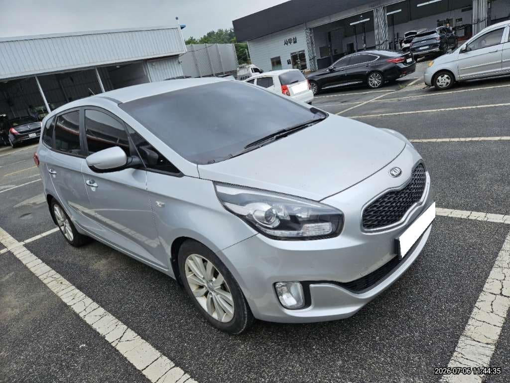 2014 Kia All-New Carens 2.0 LPI (014996) pre-producted