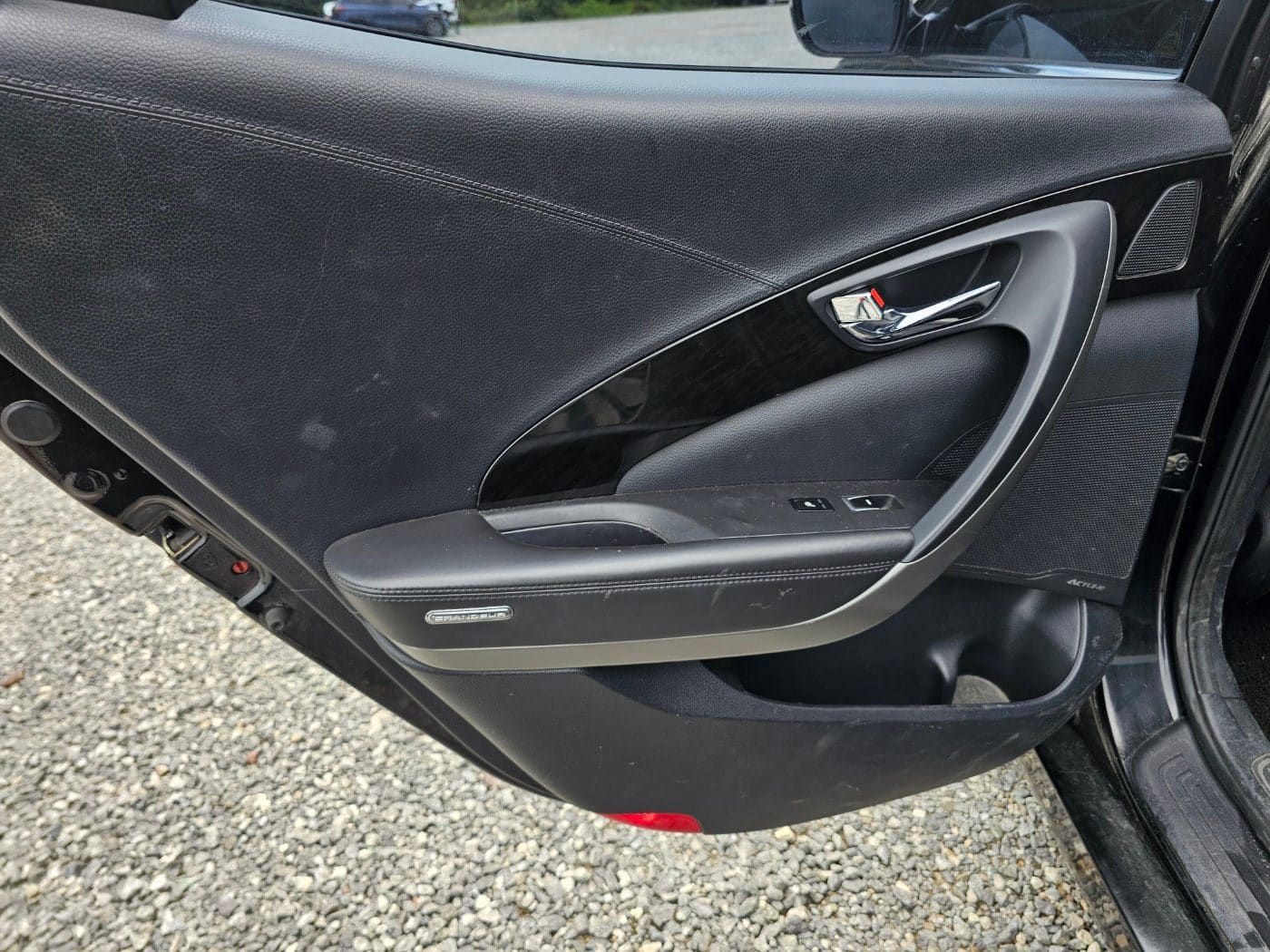 2016 Hyundai Grandeur HG Hybrid (S/N: 023743) 23