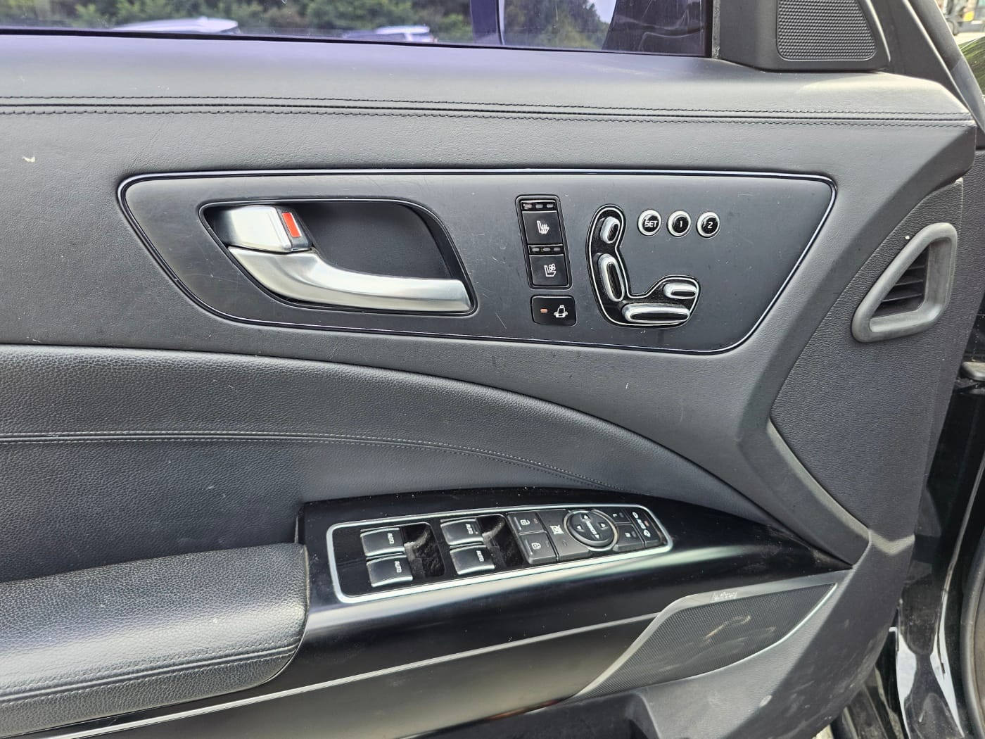 2013 Kia K9 3.8 GDI (S/N: 002490) 37