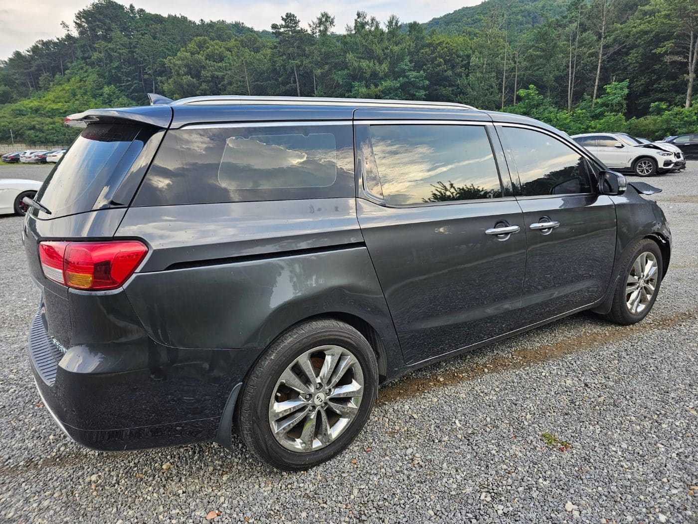2016 Kia All New Carnival Diesel Limousine (S/N: 092376) 4