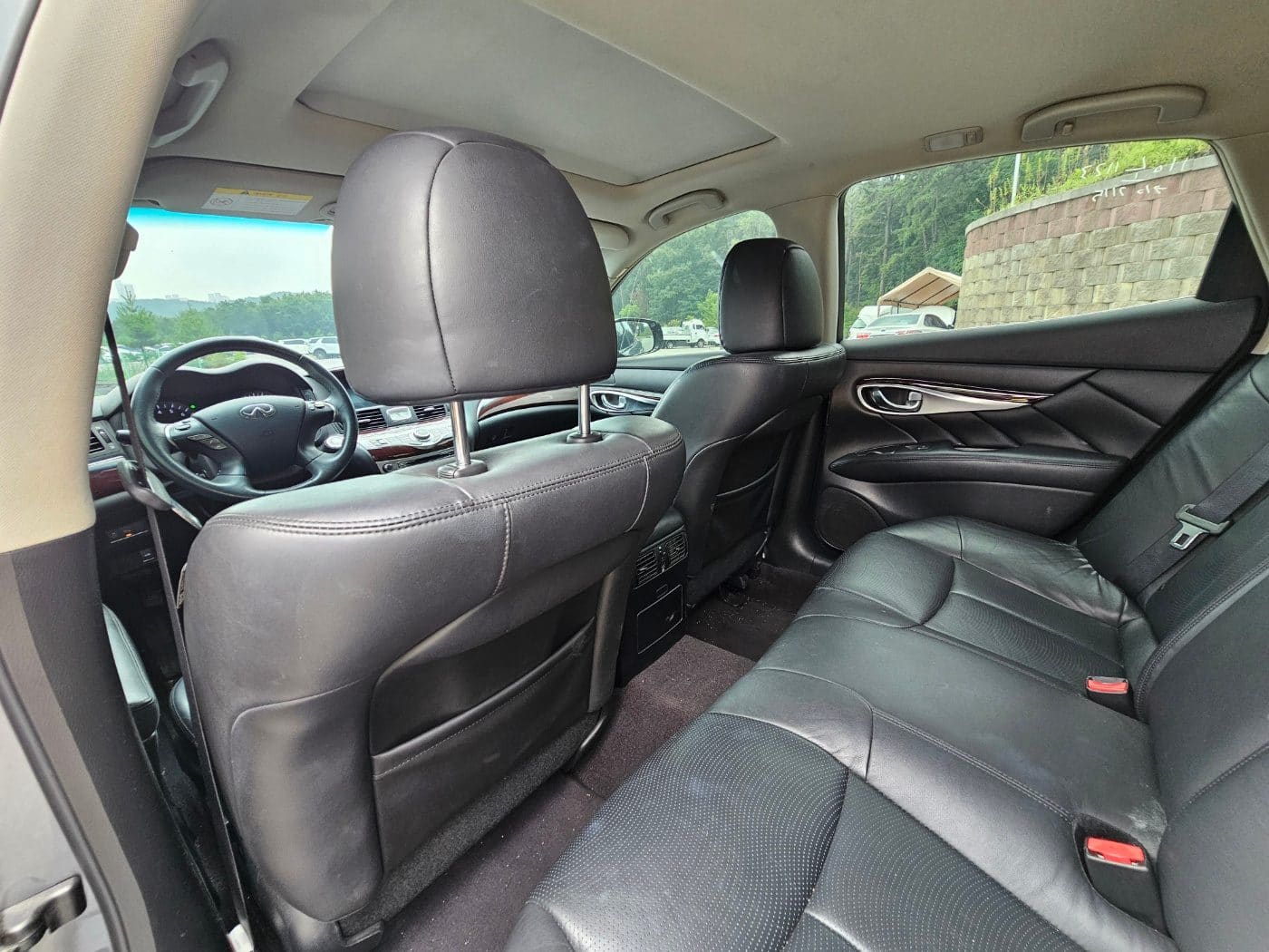 2016 Infiniti Q70 3.7 (S/N: 580214) 28