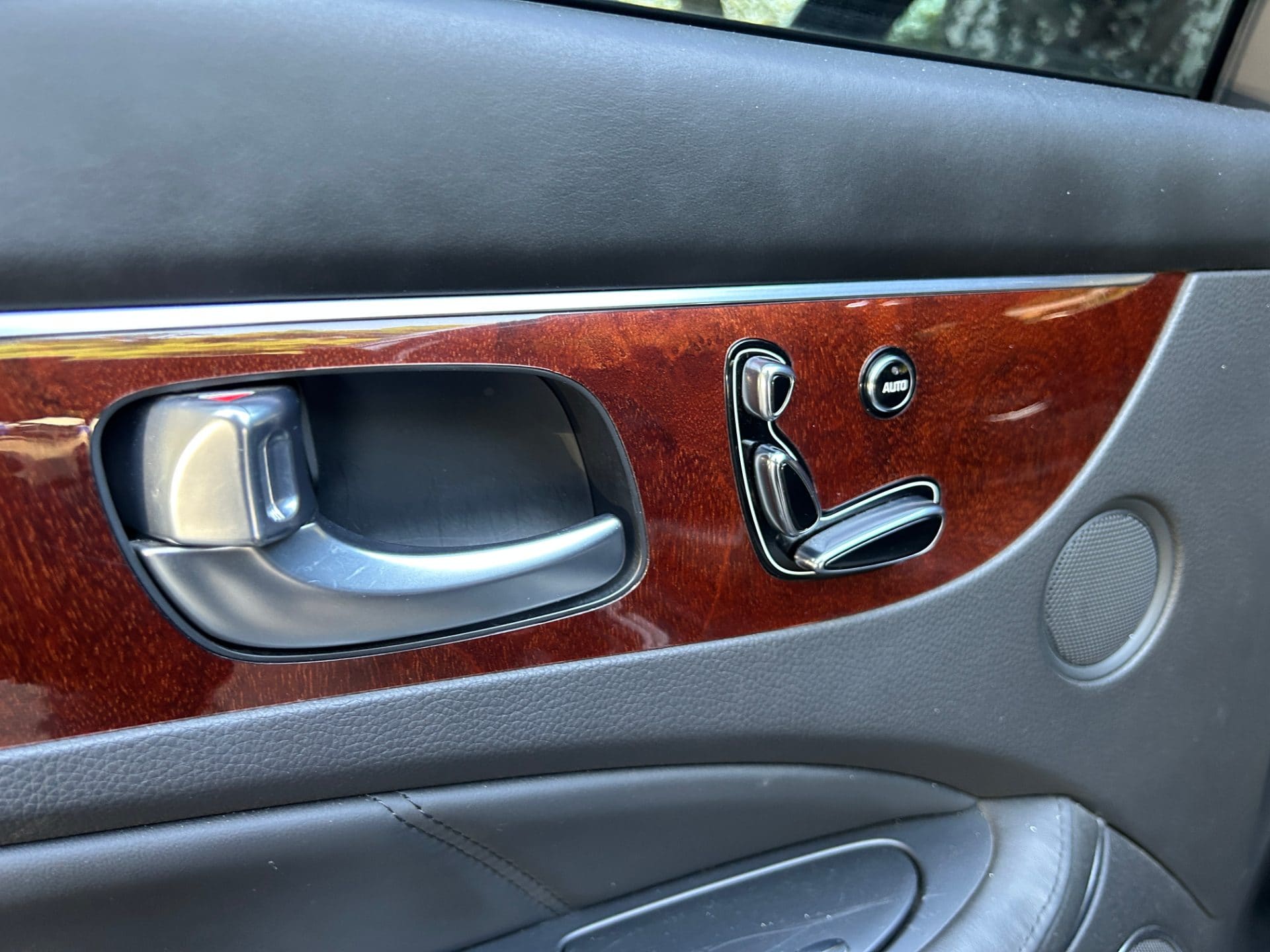 2015 Hyundai Equus VS500 (S/N: 090613) 28
