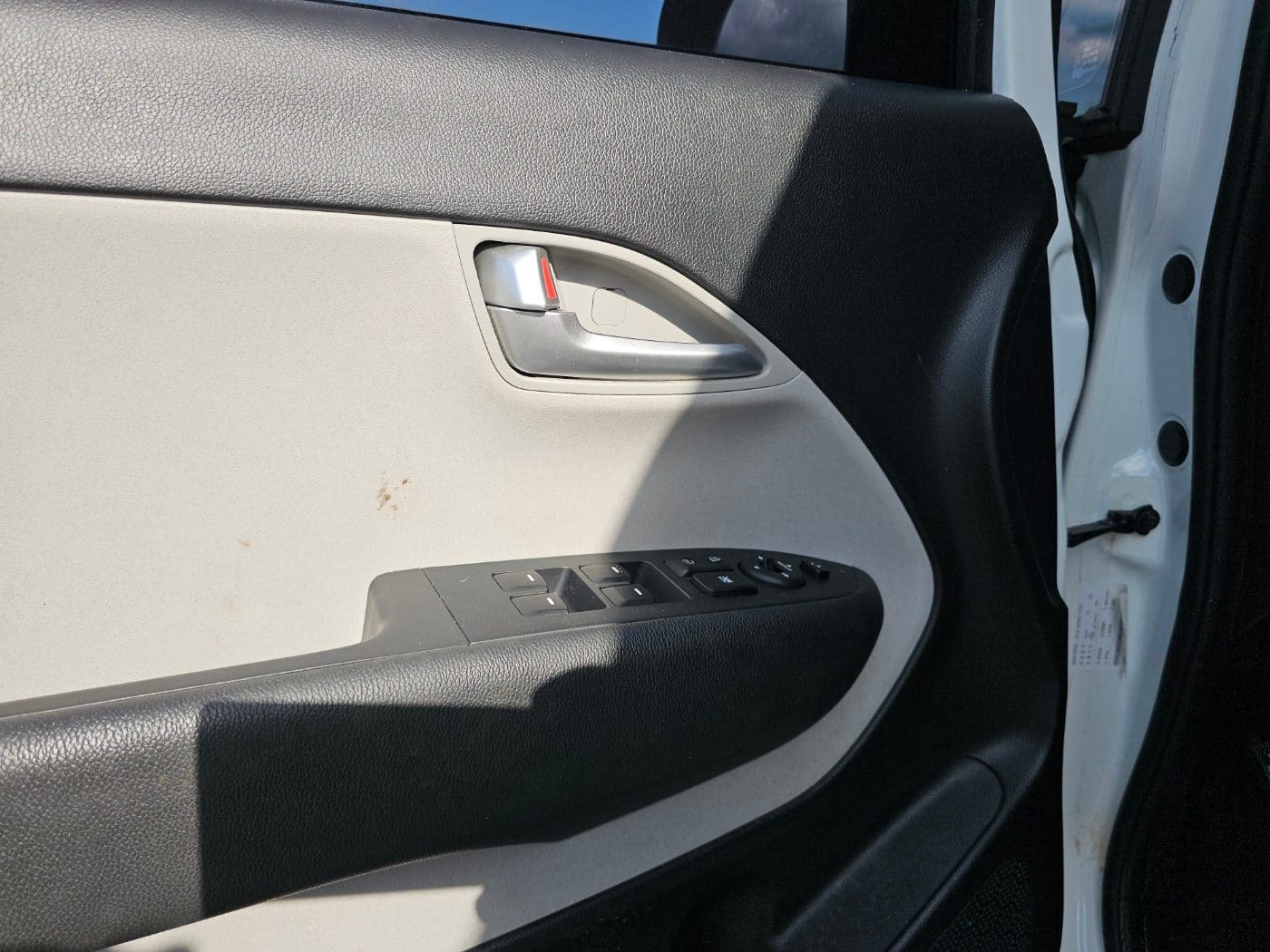 2022 Kia The New Ray 1seats van (S/N: 320163) 28