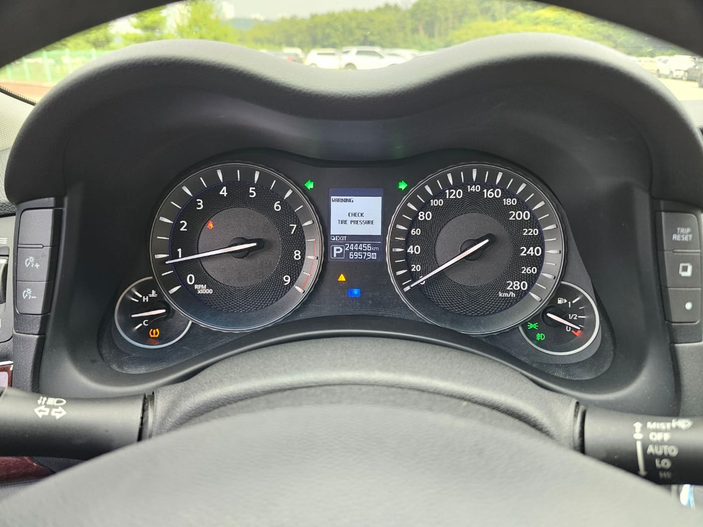 2016 Infiniti Q70 3.7 (S/N: 580157) 42