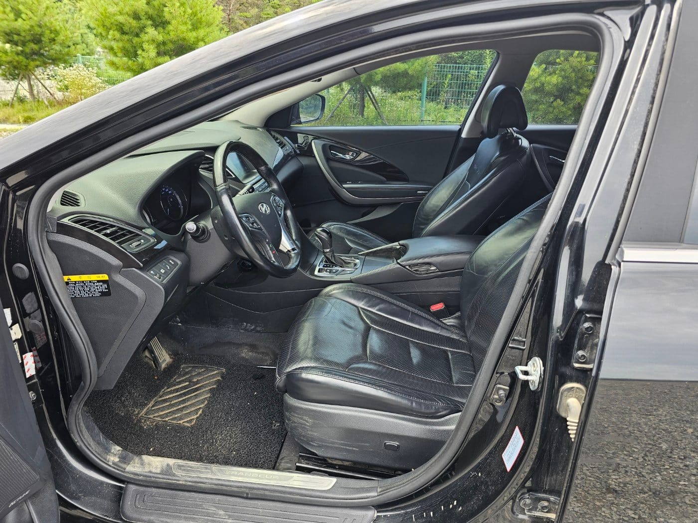 2016 Hyundai Grandeur HG Hybrid (S/N: 023743) 35