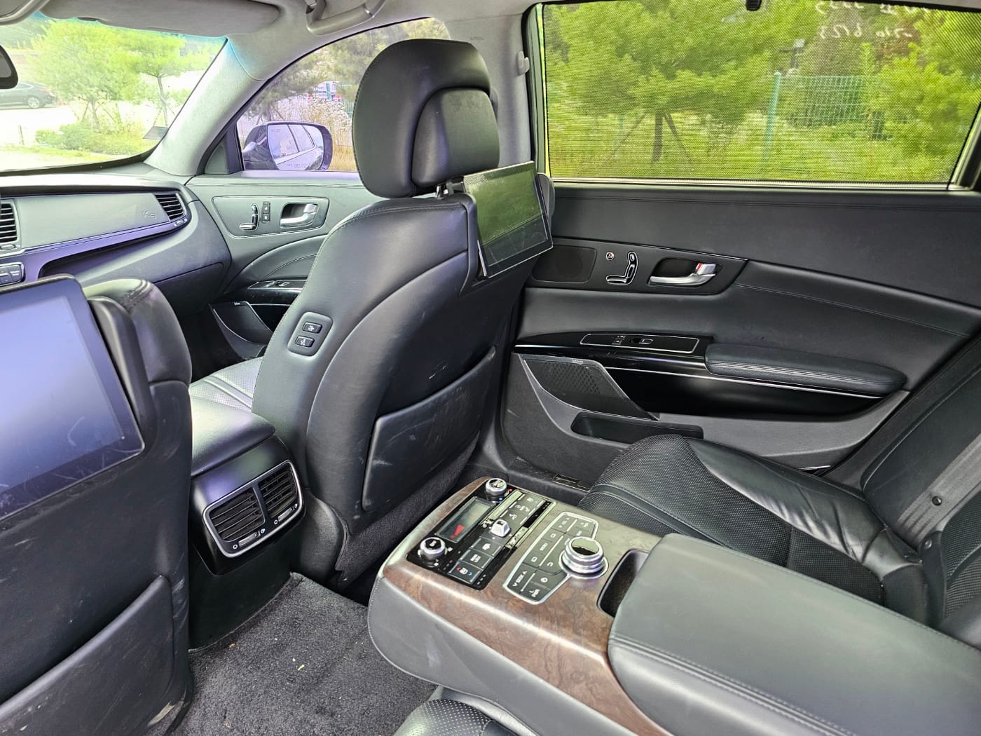 2013 Kia K9 3.8 GDI (S/N: 002490) 31