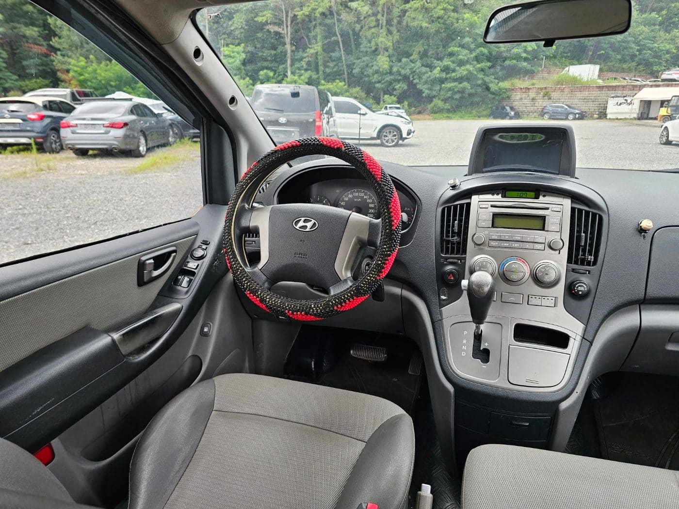 2011 Hyundai Grand Starex 12seats CVX (S/N: 367941) 34