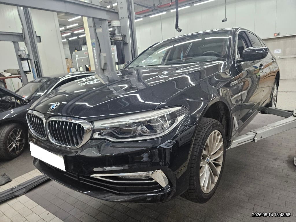 2018 BMW 5 Series (G30) 520d Luxury Line Special Editi (030853) pre-producted