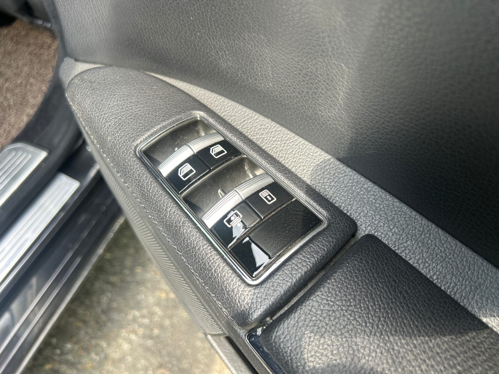 2011 Benz  S-Class - W221 S500L (S/N: 379538) 33