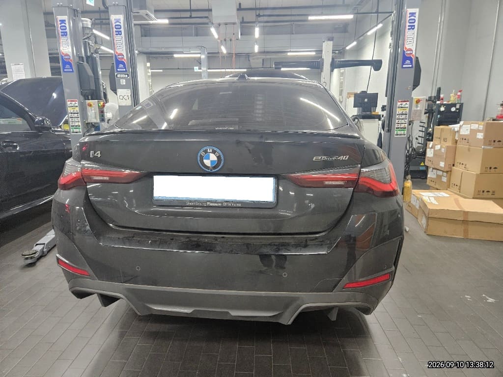 2024 BMW iX xDrive40 (S81897) pre-producted