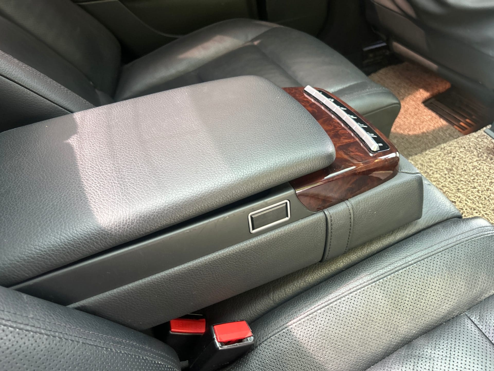2011 Benz  S-Class - W221 S500L (S/N: 379538) 37