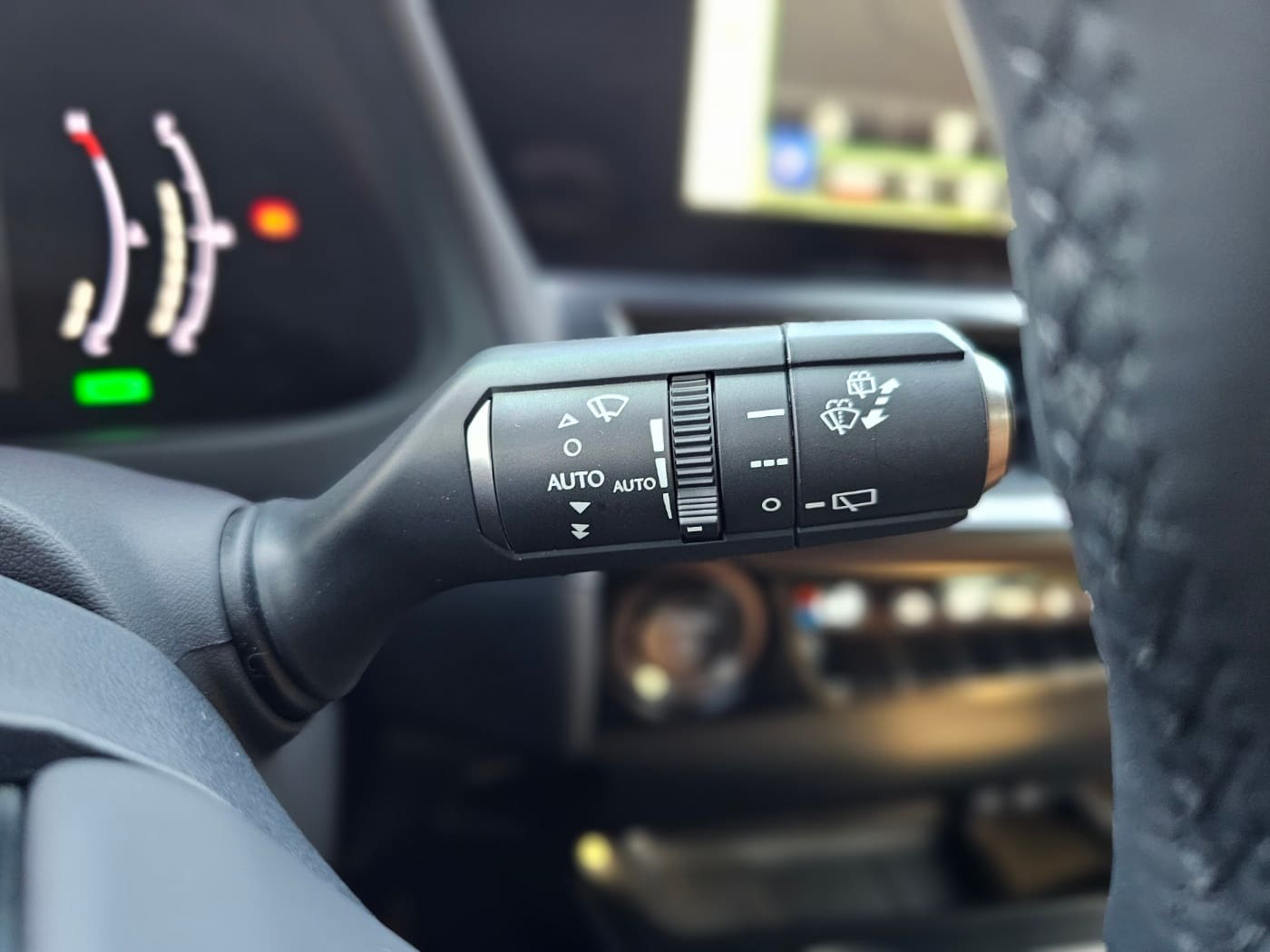 2027 Lexus UX 300h 2.0 (S/N: 047360) 40