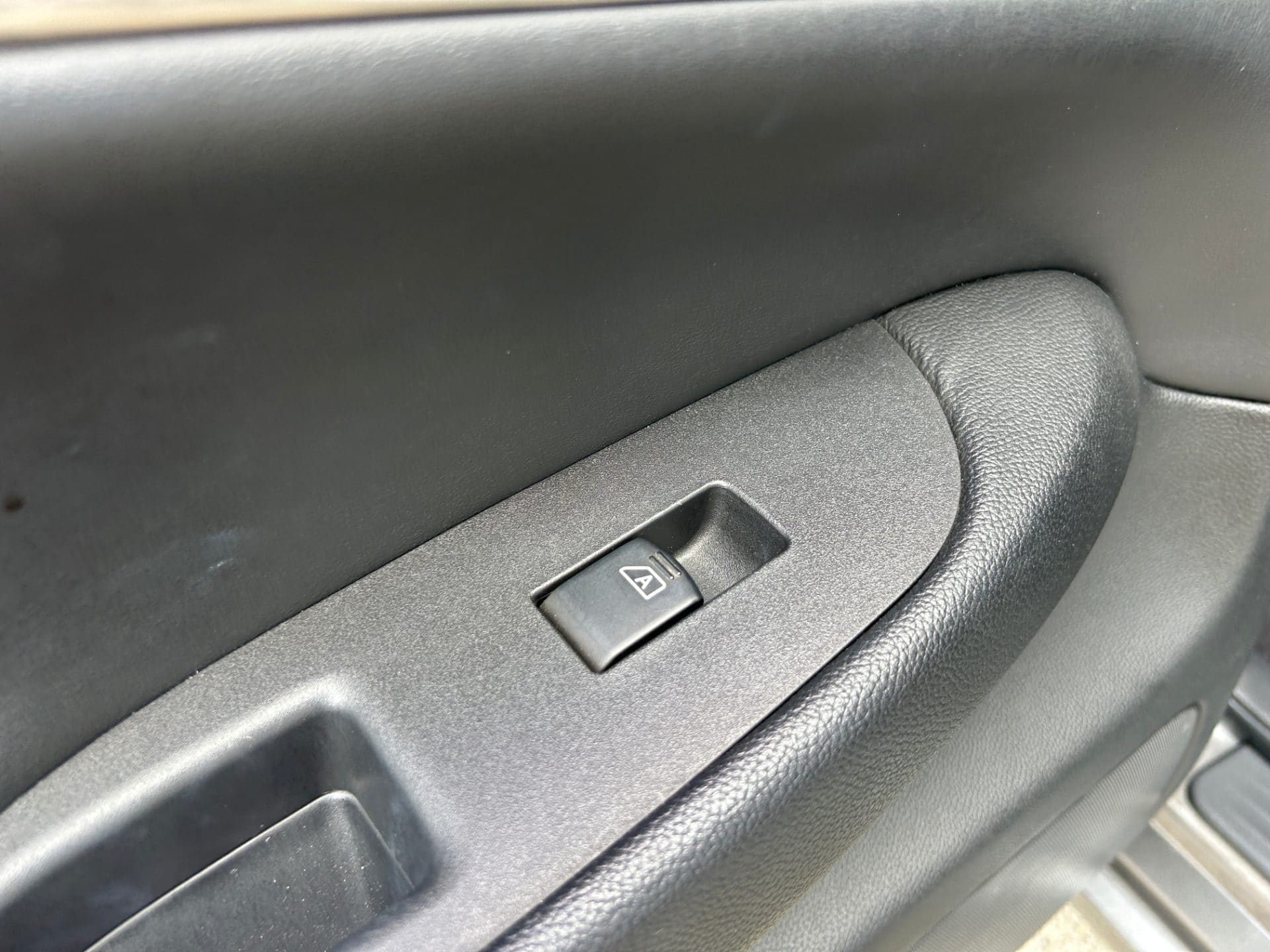 2010 Infiniti G37 Sedan S (S/N: 410967) 23