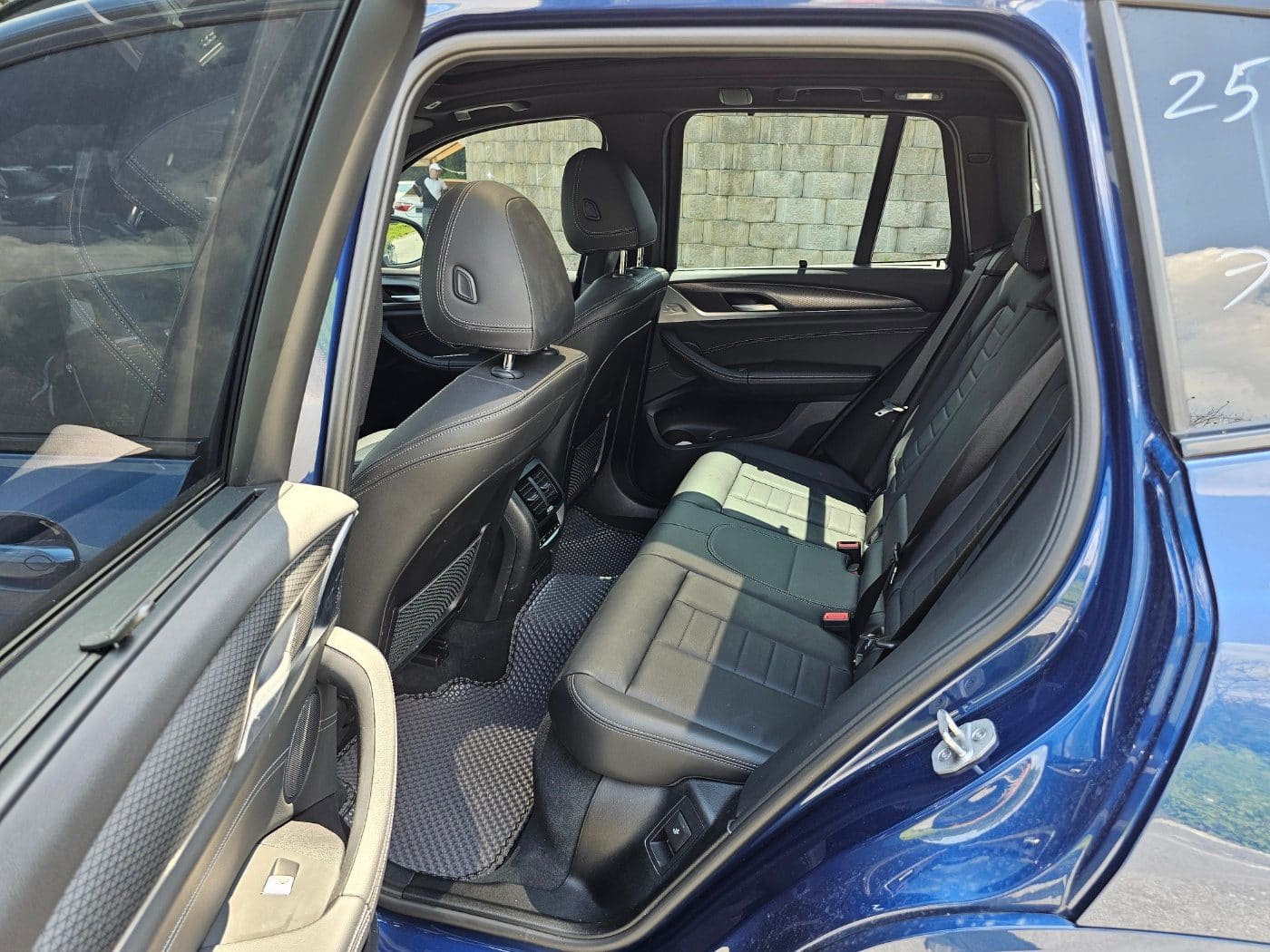 2023 BMW X3 (G01) xDrive 20i (S/N: R41028) 30