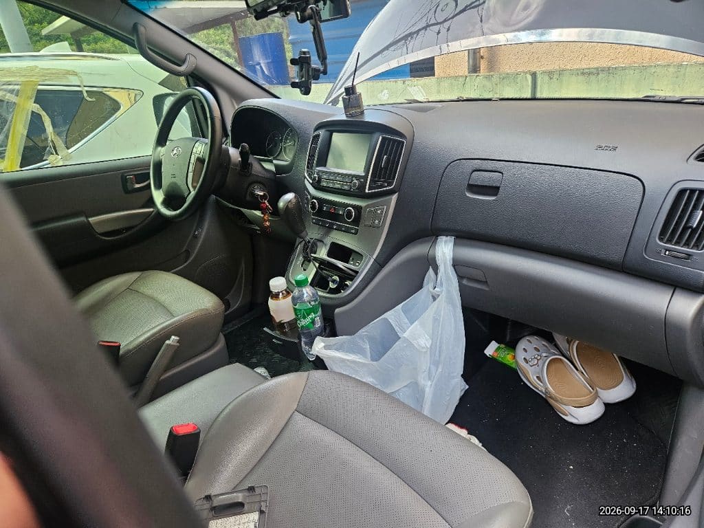 2021 Hyundai The New Grand Starex 2WD Van (172006) pre-producted 5
