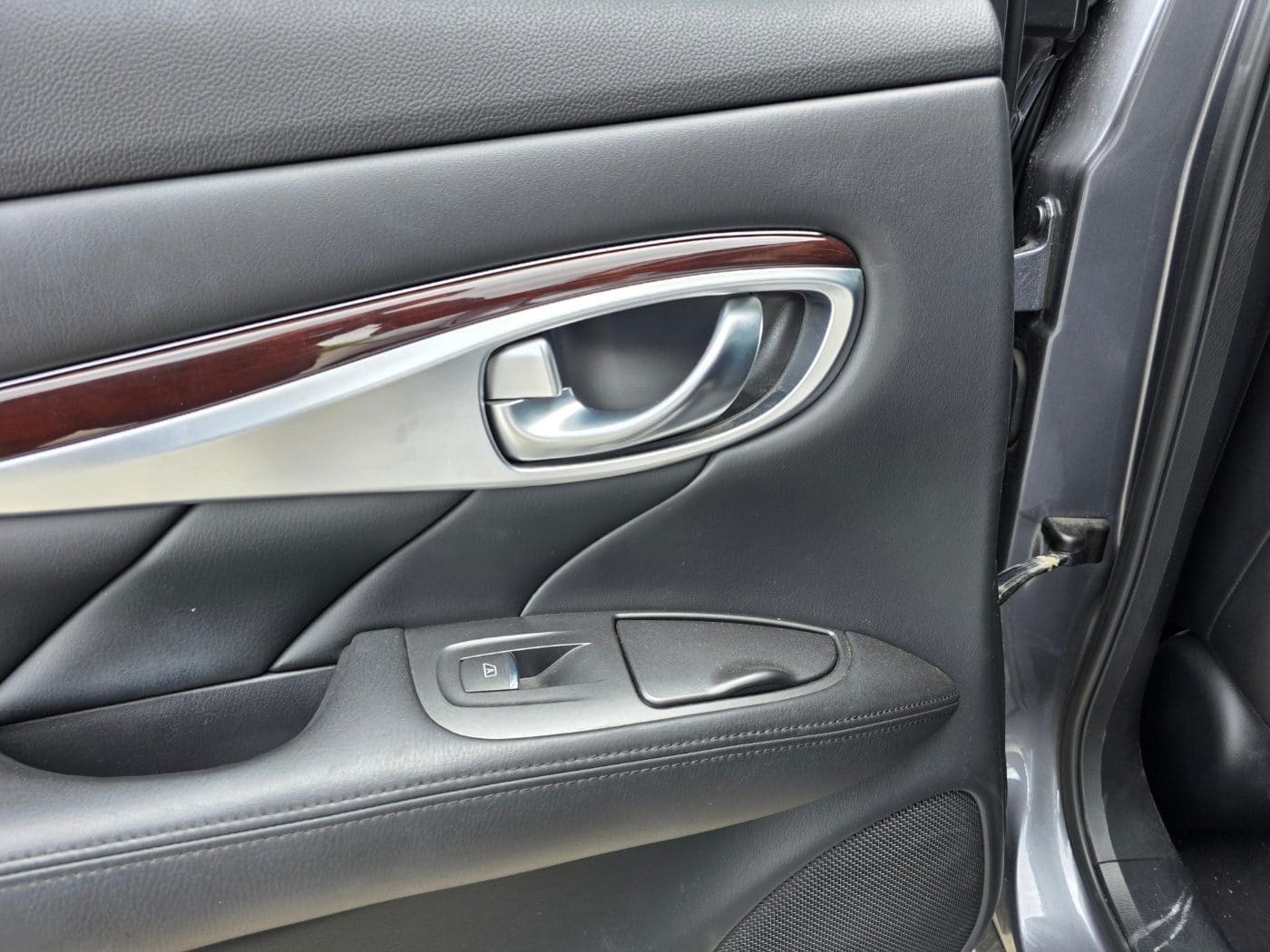 2016 Infiniti  Q70 3.7 (S/N: 580214) 26
