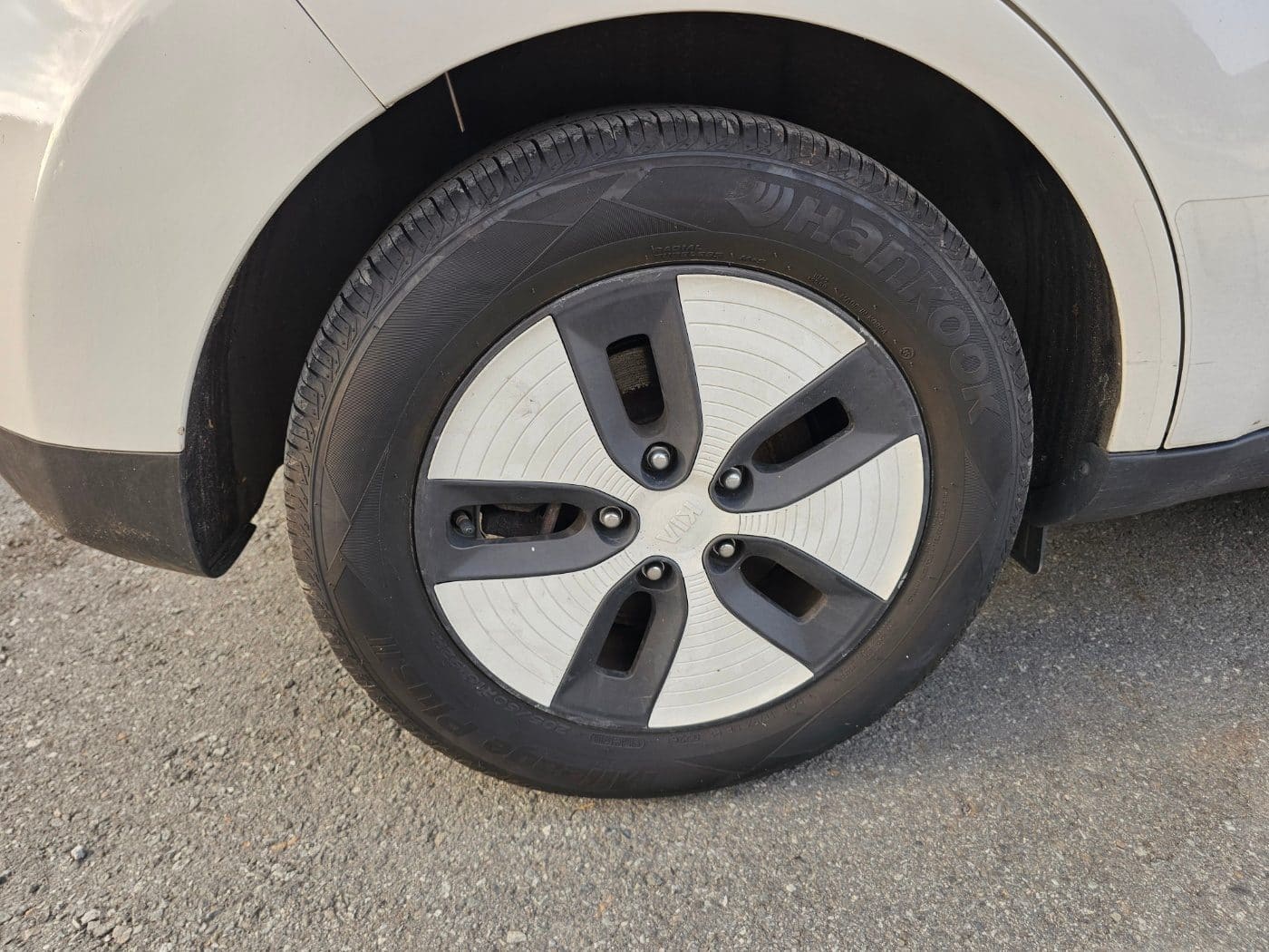 2017 Kia Soul EV (S/N: 021870) 18