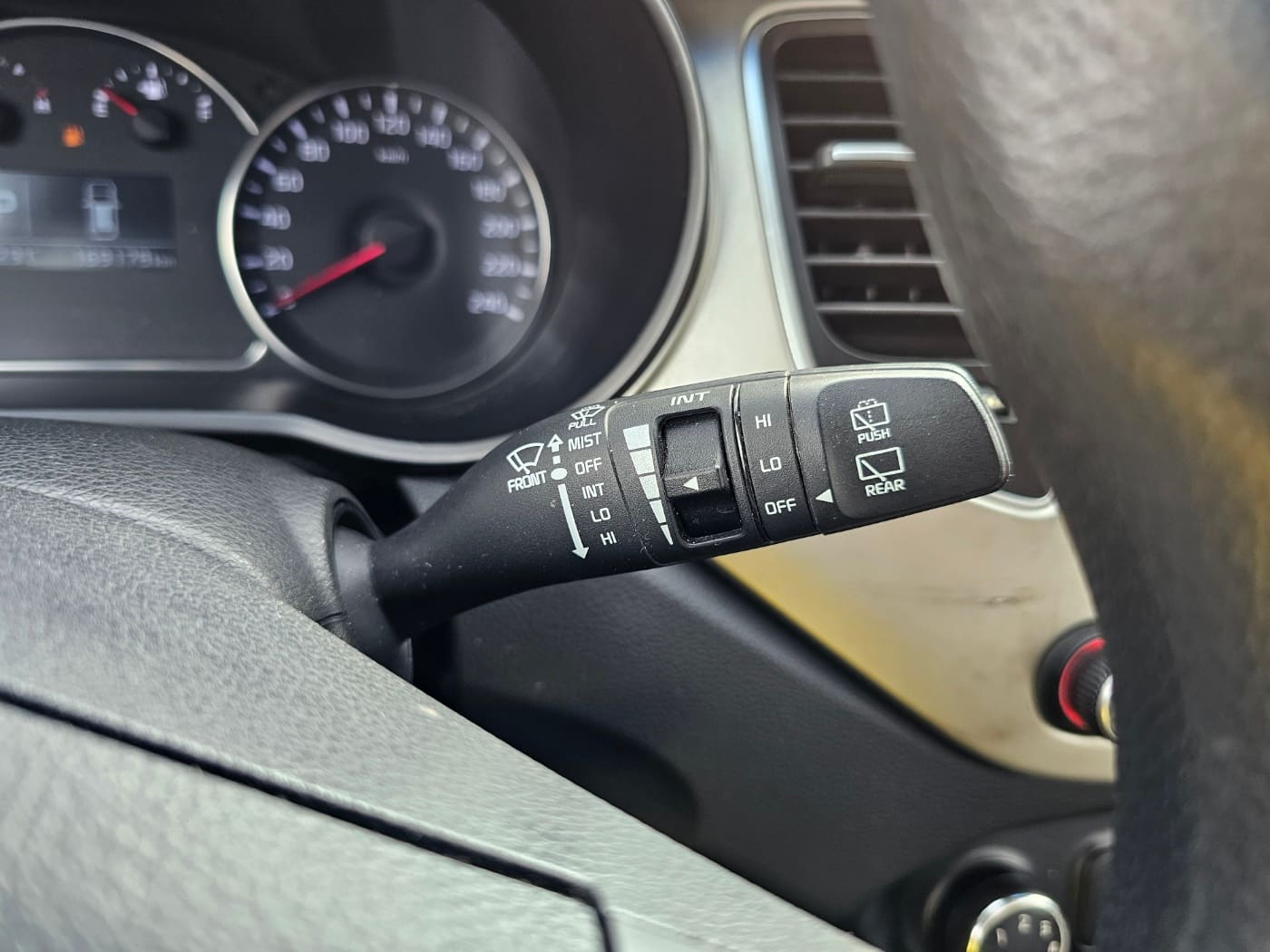 2015 Kia All-New Carens 1.7 VGT (S/N: 119878) 40