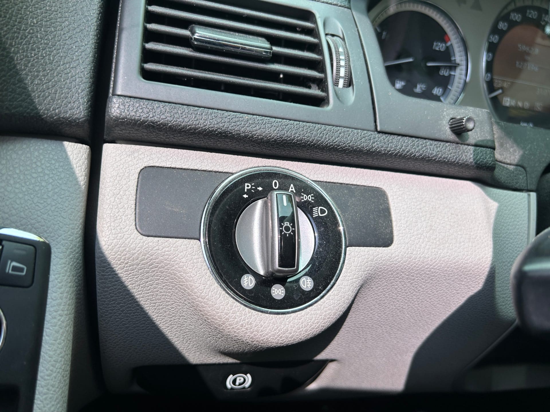 2009 Benz C-Class W204 C200K Avantgarde (S/N: 267196) 50