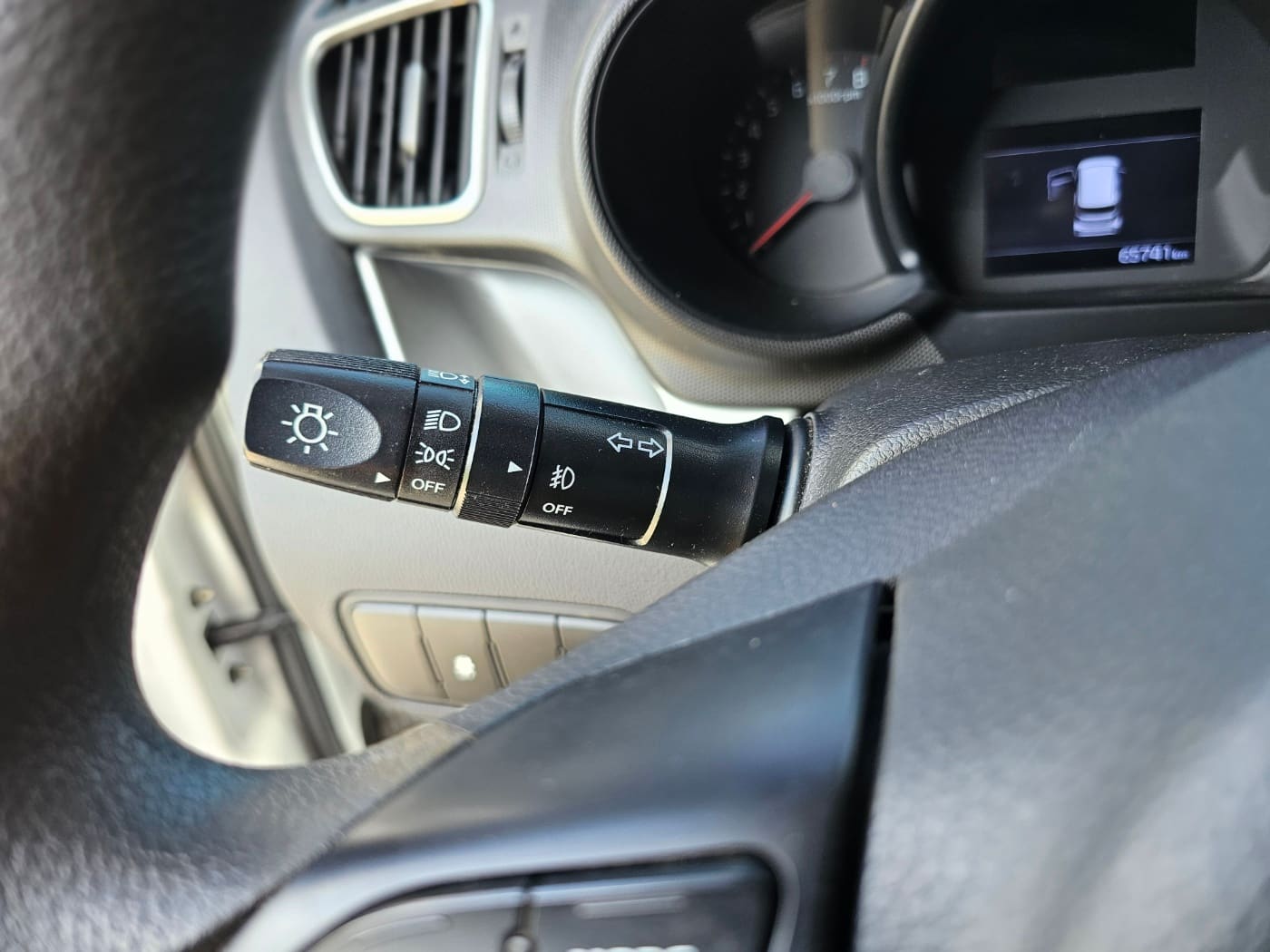 2022 Kia The New Ray 1seats van (S/N: 320163) 32