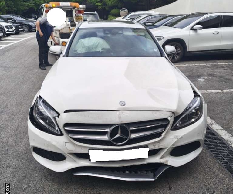 2016 Benz C-Class W205 C220 d (228102) pre-producted