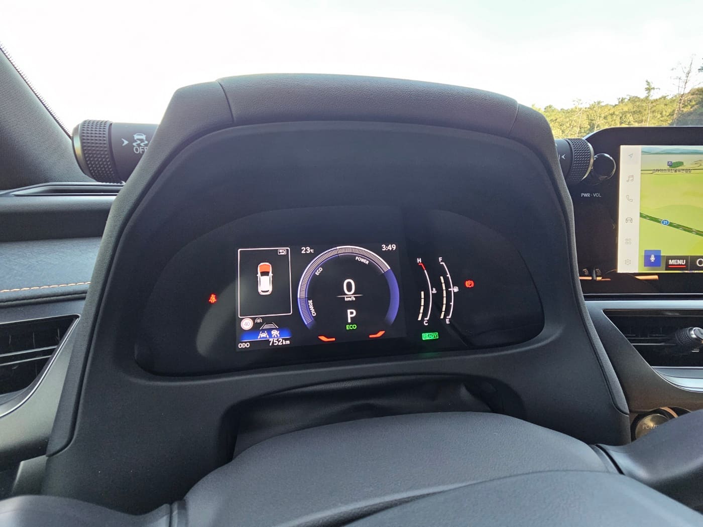 2027 Lexus UX 300h 2.0 (S/N: 047360) 41