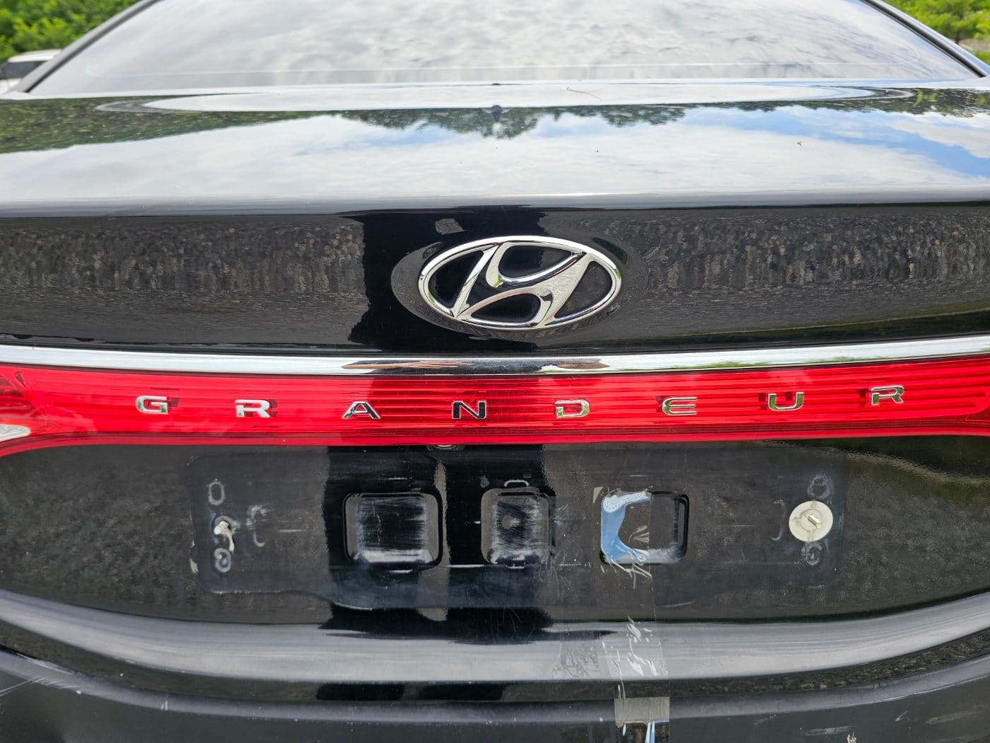 2016 Hyundai Grandeur HG Hybrid (S/N: 023743) 14