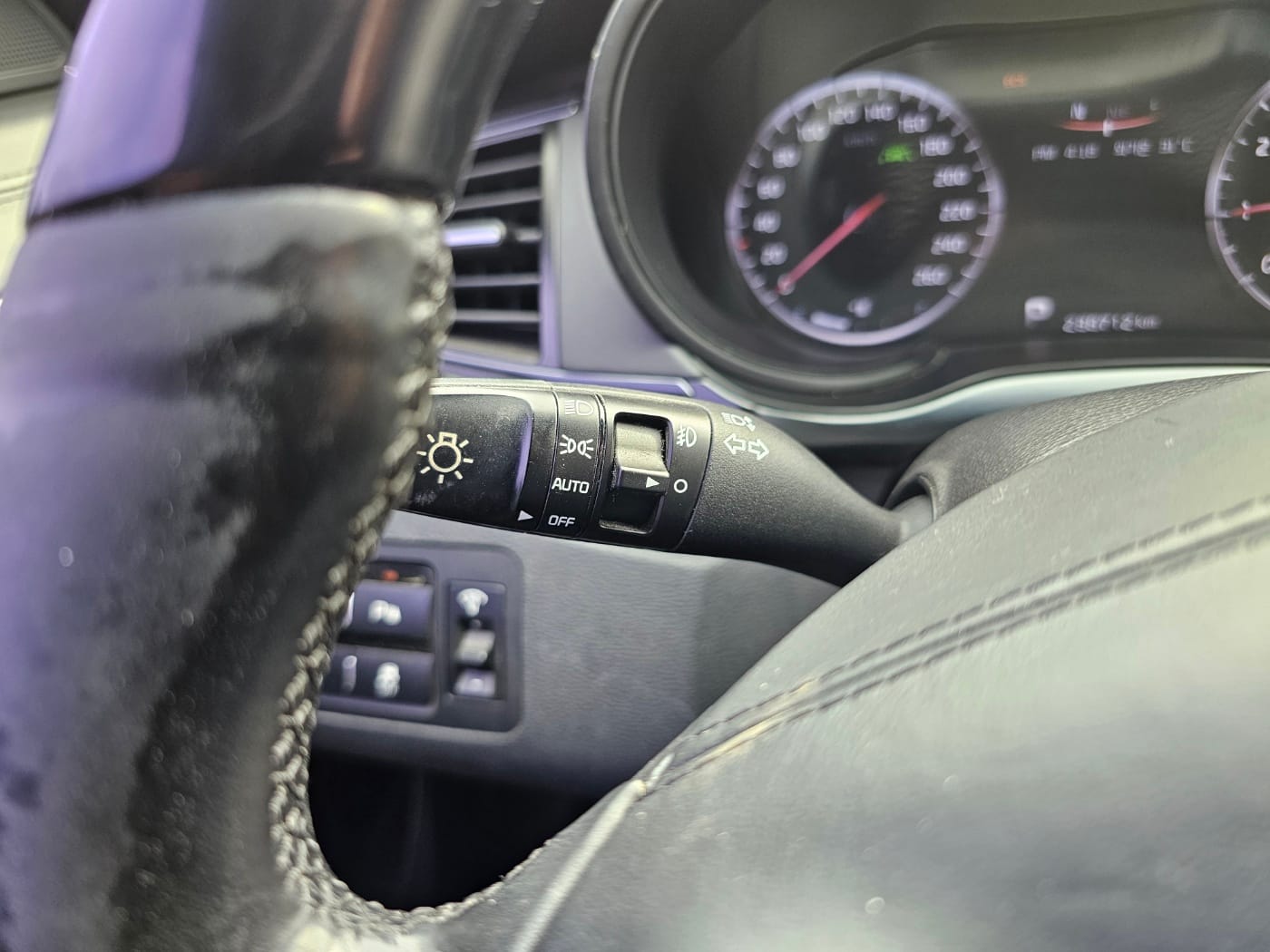 2013 Kia K9 3.8 GDI (S/N: 002490) 41