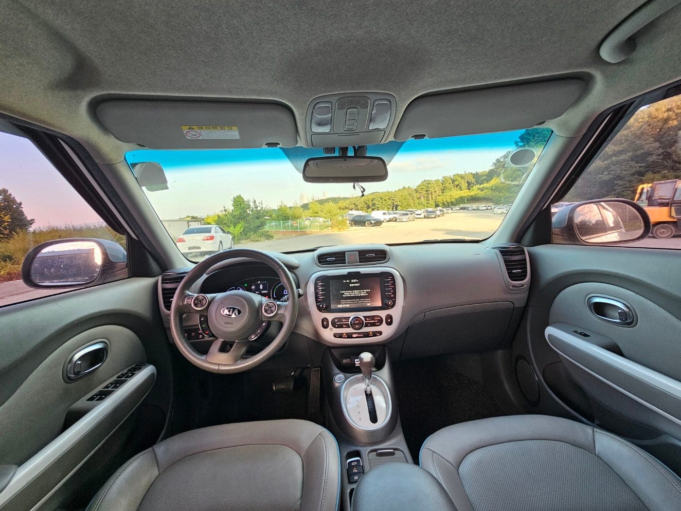 2017 Kia Soul EV (S/N: 021870) 31