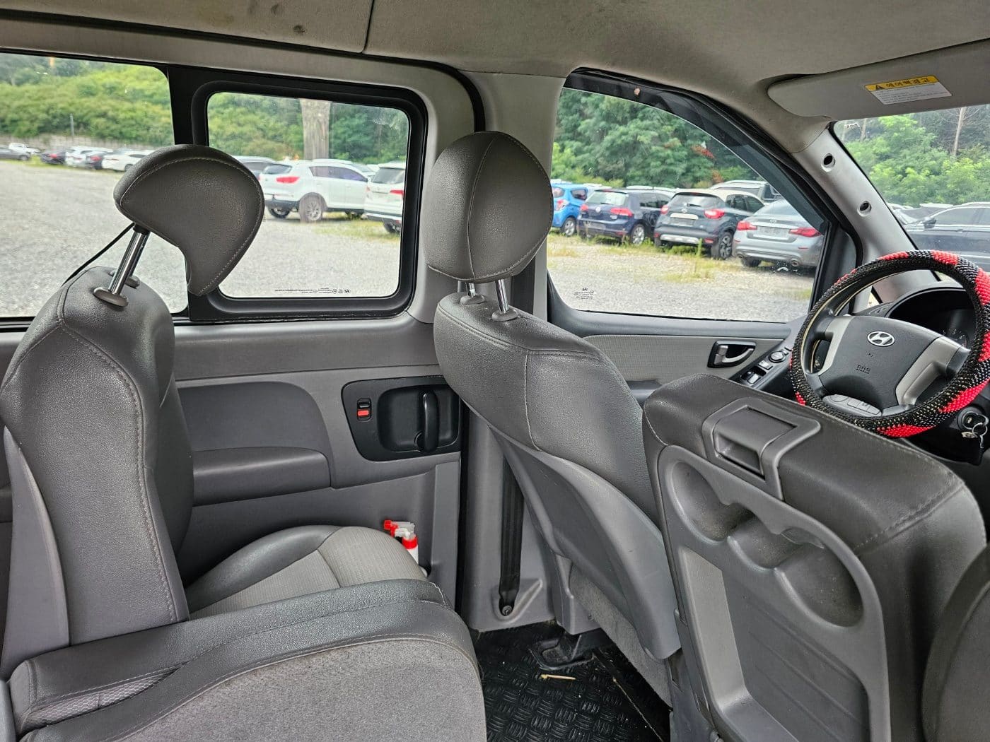 2011 Hyundai Grand Starex 12seats CVX (S/N: 367941) 30