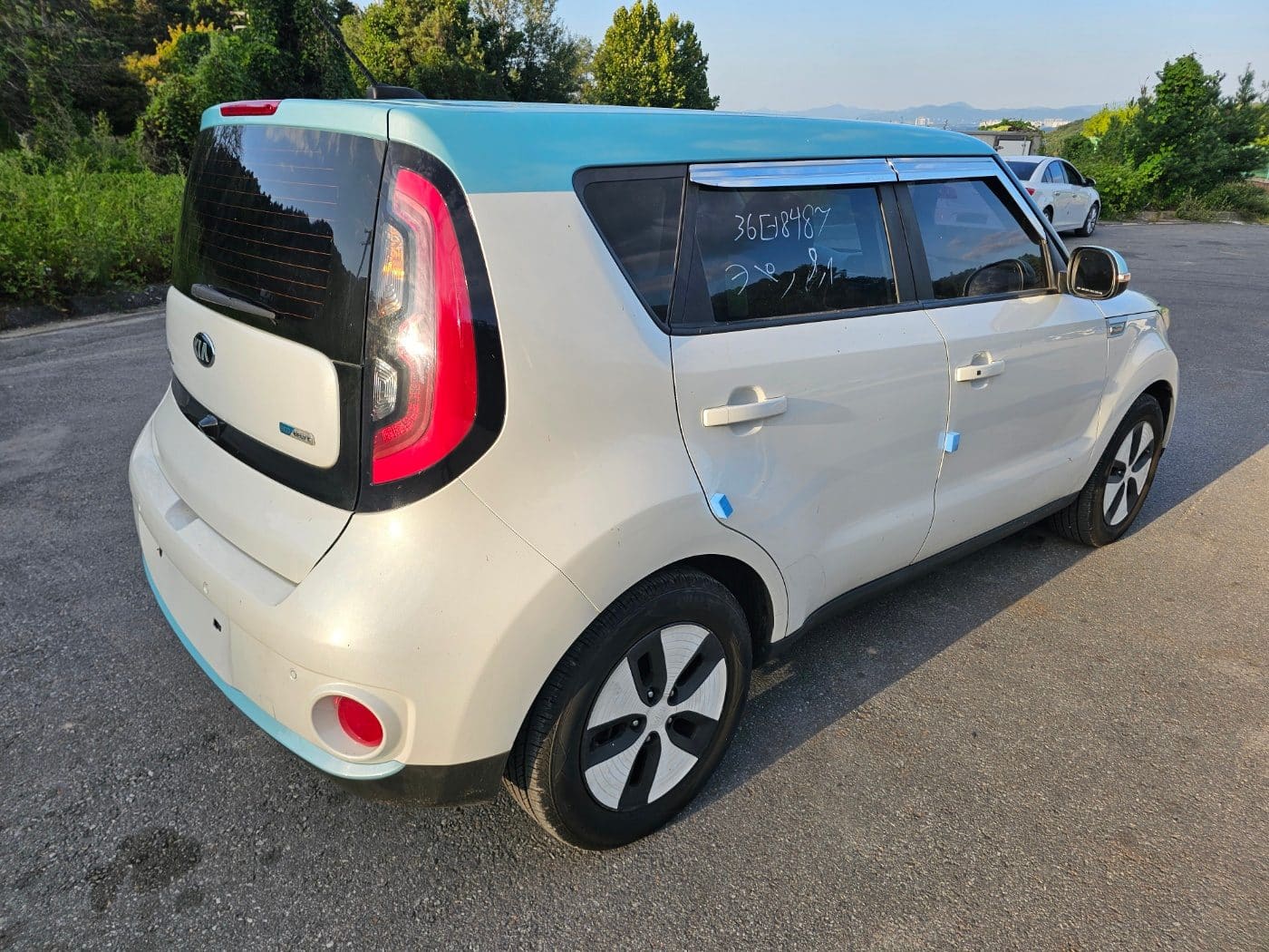 2017 Kia Soul EV (S/N: 021870) 4