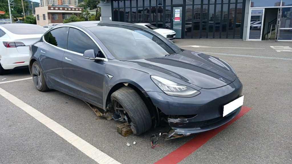 2020 Tesla Model 3 Standard Range Plus (733471) pre-producted