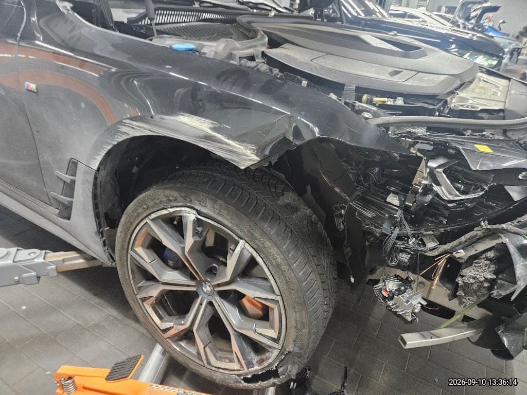 2024 BMW iX xDrive40 (S81897) pre-producted 4