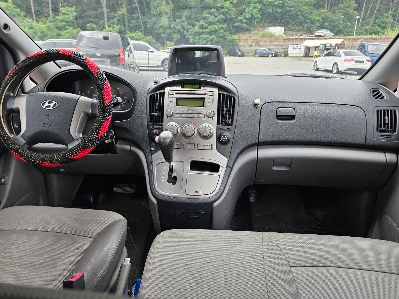 2011 Hyundai Grand Starex 12seats CVX (S/N: 367941) 35