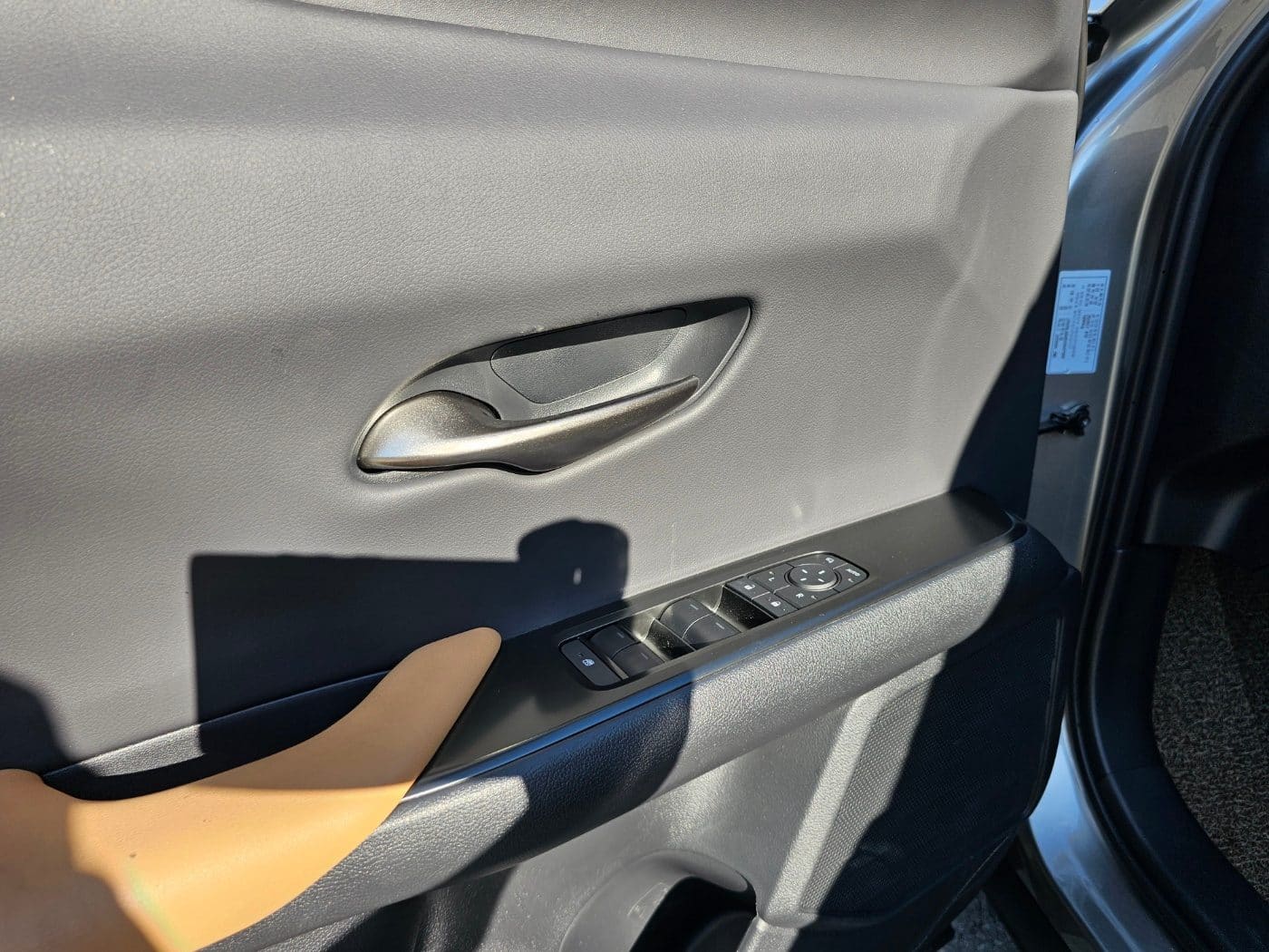 2027 Lexus UX 300h 2.0 (S/N: 047360) 35