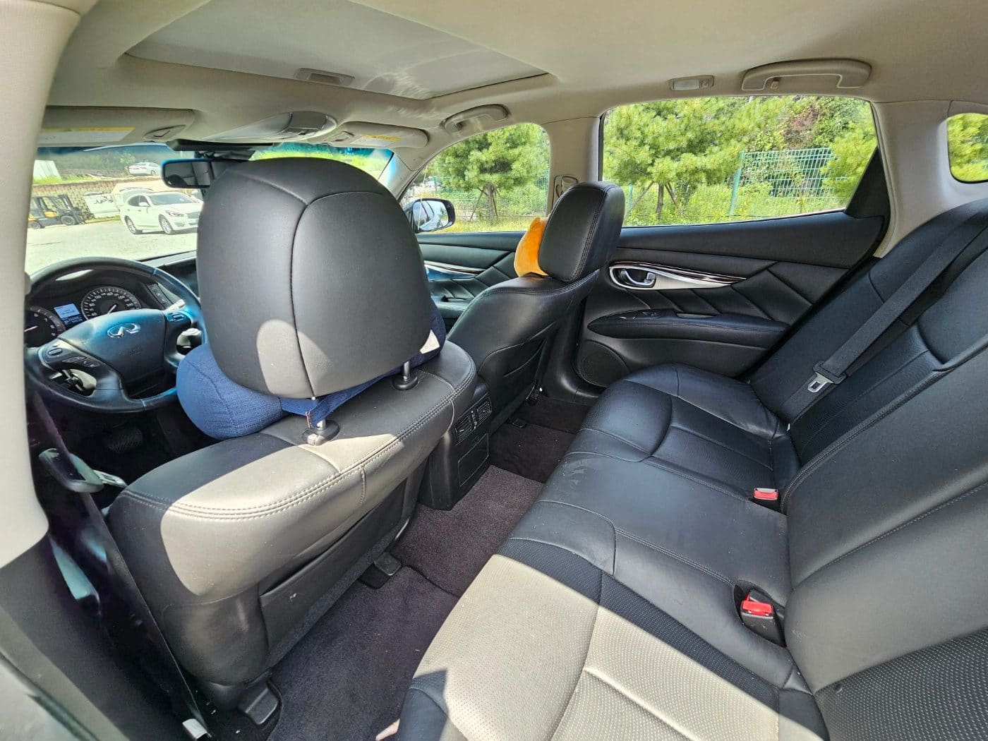 2016 Infiniti Q70 3.7 (S/N: 580157) 27