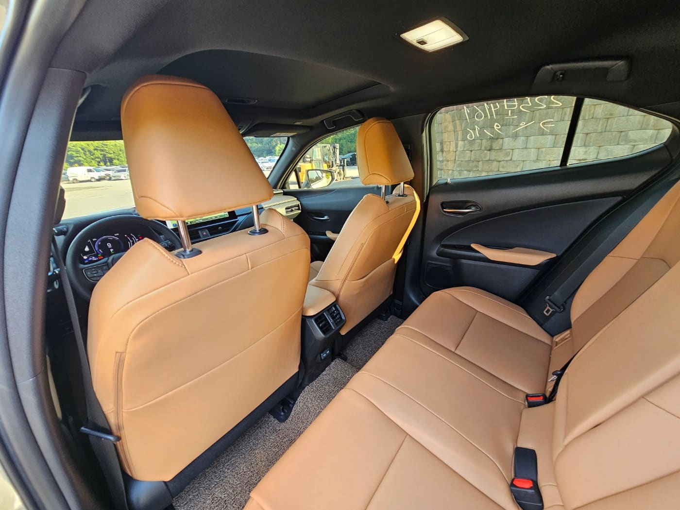 2027 Lexus UX 300h 2.0 (S/N: 047360) 27